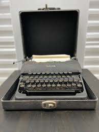1940s Smith & Corona Typewriter With Floating Shift, in ...