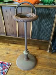 Vtg antique smoking Metal cast Floor Stand Ashtray ash tray Handle