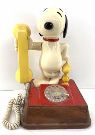 Lot - Vintage 1976 Snoopy & Woodstock Rotary Telephone