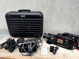 Sony CCD-V9 Video8 Handycam Pro in Hardside Case w ...