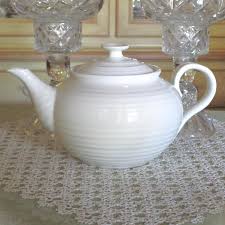 Portmeirion Sophie Conran Teapot: All White Ceramic ...