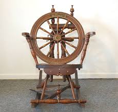 19THC EARLY AND FOLKY SPINNING WHEEL CHAIR W/ MOTHER ON TOP ...