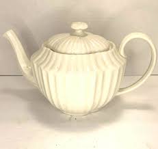 I. GODINGER & CO. 6" IVORYCOLORED RIDGED PORCELAIN TEA POT ...