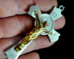1970 Vintage , Bicolor Metal, Catholic , Crusifix, INRI Large Cross Pendant , St. Benedict Medal. - Etsy Canada