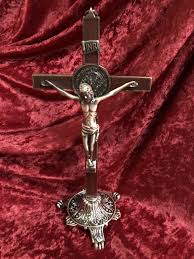 St Benedict Crucifix -11″ Wall/Table – Metal & Wood Laminate ...