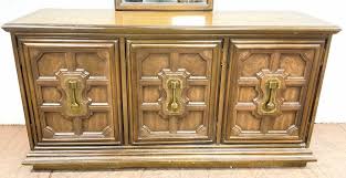 Sold at Auction: Stanley Furniture Traditional Buffet ...