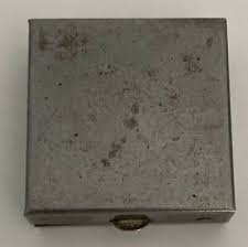 VINTAGE MOVIELAND WAX MUSEUM SNUFF/PILL BOX | eBay