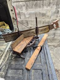 ANTIQUE 24" HENRY DISSTON SAW and cast iron working miter ...