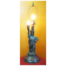 Vintage Statue of Liberty Bronze Lamp. For Sale at Ruby Lane
