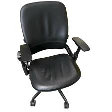 Steelcase Desk Chair (1018FC-BM) | EstateSales.org