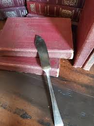 Birks Chantilly Pattern Sterling Silver Butter Knife | JH Tee Antiques