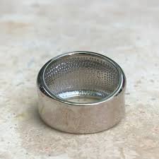 14 KT White Gold Polished Heavy Concave Design Wide Cigar ...