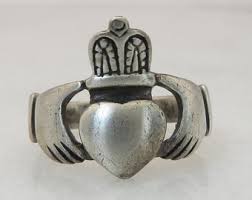 Vintage Sterling Silver Claddagh Band Ring - Etsy