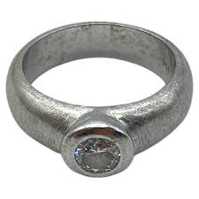 Majestic solitaire ring with diamond ca.0.60ct in 18k white ...