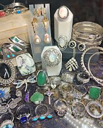 Vintage Jewelry Cameo Photo