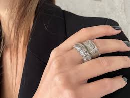 Minimalist Band Ring, Oxidized Sterling Silver | LevenExclusive