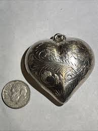 VINTAGE FILIGREE PUFFY CHUNKY HEART LARGE PENDANT | eBay