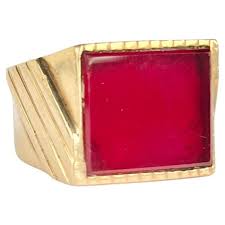 Vintage Carnelian and 9 Carat Gold Signet Ring For Sale at ...