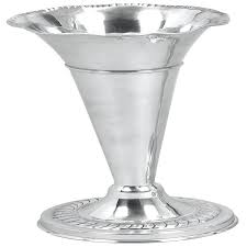 The Novogratz Silver Aluminum Modern Vase 30557 at Lowes.com