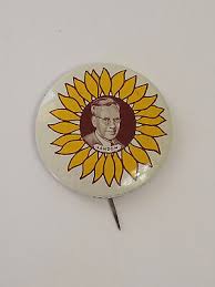 Lot of 8 Vintage 1968 Kleenex Presidential Buttons Collection Antique Badges | eBay