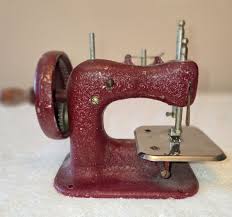 Vintage STITCH MISTRESS Child's Sewing Machine Handcrank | eBay
