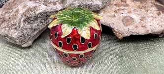 Trinket - 3D Red Rose