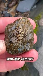 Surprise Sea Glass & Mineral Finds!🤔#seaglass#beachfinds#rockhounding - YouTube