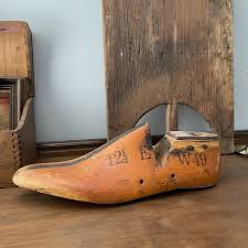 Vintage Wooden Shoe Form: Men's Size 12.5, Mid-century ...