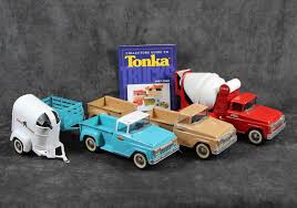 Lot - COLLECTION OF SIX TONKA TOYS