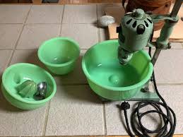 Magic Maid Mixer With Jadeite (uranium) Bowls, Juicer Etc ...