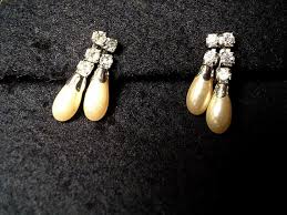 Vintage Pearl and Clear Stone Rhinestone Earrings. - Etsy
