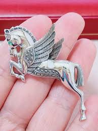 未使用品 碌山 翼ある馬 ペガサス エメラルド シルバー ブローチ ...