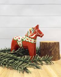 Swedish Dala Horse: Red, 6 inches | The Nordic Shop
