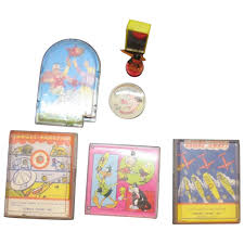 Similar Items to Five Vintage Hand Held Games & Three Hula Dancers with Mirrors 1950-82