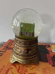 Taylor Swift Cabin Snow Globe | eBay