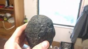 Rare meteorite 3 Faces SUPER COOL black rock shines and glisstles - YouTube