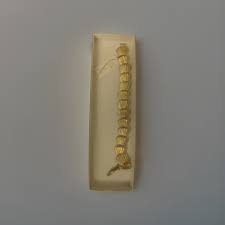 VTG MONET GOLD TONE SHELL SHAPED BRACELET 7 1/2” NICE DESIGN ...