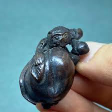 Hand Carved Teakwood Netsuke of Monkey With a Peach, Ironwood Monkey With a Peach Netsuke, Year of the Monkey, Longevity Peach, Signed - Etsy