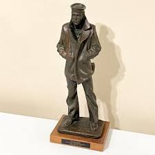 EKTELON Neos Stringing Machine with Cover | EstateSales.org