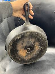 Ozark Trail 18”Cast Iron Skillet with Handle and Lips | eBay