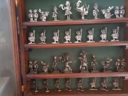 ALICE IN WONDERLAND PEWTER CHESS SET | eBay