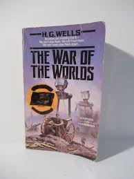 The War of the Worlds by H.G. Wells [1964 PAPERBACK] • Airmont