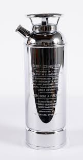 Lot - MEDCO 550 RECIPE COCKTAIL SHAKER WITH NOVELTY TASTE FIRE EXTINGUISHER SHAKER