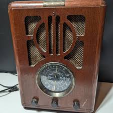 Vintage Thomas America Series Radio Model 711, September ...