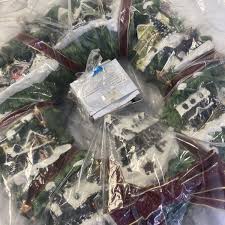 Thomas Kinkade Hamilton Collection Christmas Village Illuminated Door Wreath | eBay