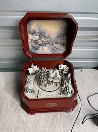 Thomas Kinkade Holiday Memories 2005 Music Box