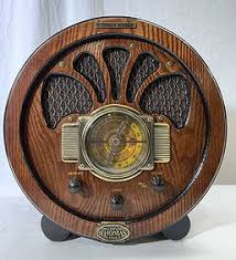 Vintage Thomas Classic Series Radio 14in.tall