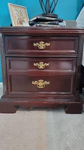Lot 2 - BASSETT FURNITURE - Nightstands - Set of 2 ...