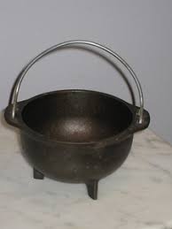 Lodge Cast Iron Cauldron | eBay