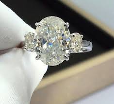 6.5ct Oval Cut VVS1 Moissanite Three Stone Engagement Ring ...